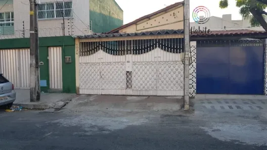 Casa com 4 Quartos à venda, 250m² no Farias Brito, Fortaleza