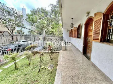 Casa com 5 Quartos à venda, 230m² no Santo Antônio, Belo Horizonte
