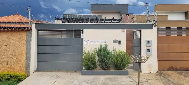 Casa com 3 Quartos para alugar, 98m² no Central, Mateus Leme