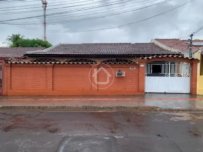 Casa com 3 Quartos à venda, 201m² no Recanto dos Pássaros, Campo Grande