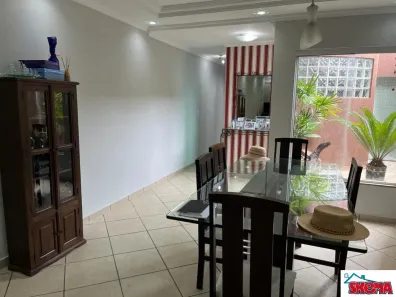 Sobrado com 3 Quartos à venda, 182m² no Vila Lucinda, Santo André