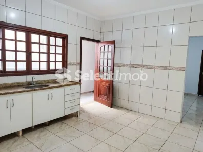 Sobrado com 2 Quartos para alugar, 200m² no Jardim Primavera, Mauá