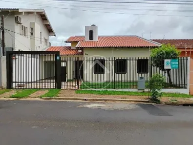 Casa com 3 Quartos à venda, 229m² no Monte Carlo, Campo Grande