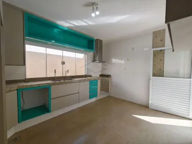 Casa com 3 Quartos para alugar, 250m² no Jardim Itamarati, Jaú