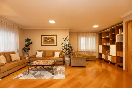 Sobrado com 3 Quartos à venda, 191m² no Pilarzinho, Curitiba