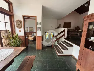 Casa de Condomínio com 4 Quartos à venda, 210m² no Maravista, Niterói