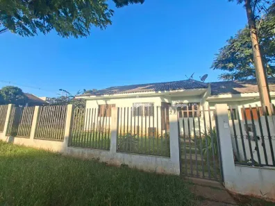 Sobrado com 3 Quartos para alugar, 160m² no Neva, Cascavel