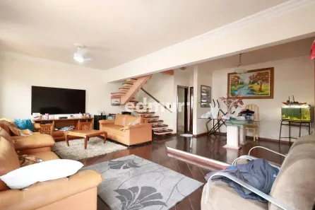 Sobrado com 3 Quartos à venda, 240m² no Vila Camilópolis, Santo André