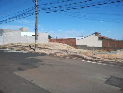 Lote/Terreno à venda, 382m² no Jardim Universal, Araraquara