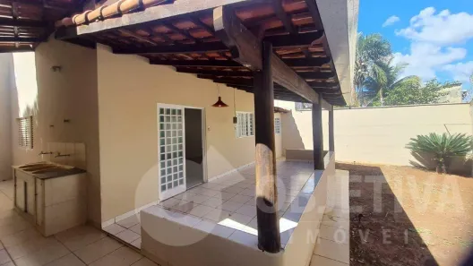 Casa com 3 Quartos à venda, 180m² no Presidente Roosevelt, Uberlândia