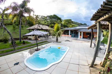 Fazenda/Sítio com 3 Quartos à venda, 400m² no , Paraibuna