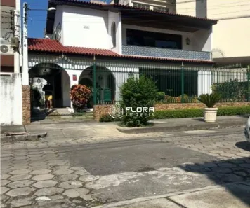 Casa com 3 Quartos à venda, 402m² no São Francisco, Niterói
