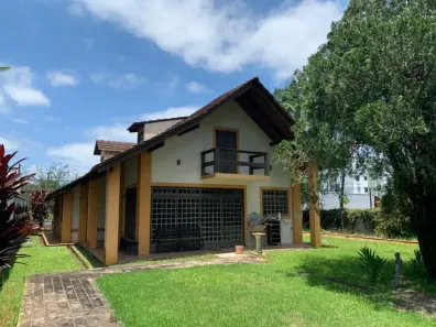 Sobrado com 4 Quartos à venda, 170m² no Anita Garibaldi, Joinville