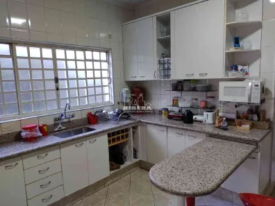 Casa com 3 Quartos à venda, 228m² no Vila Trujillo, Sorocaba
