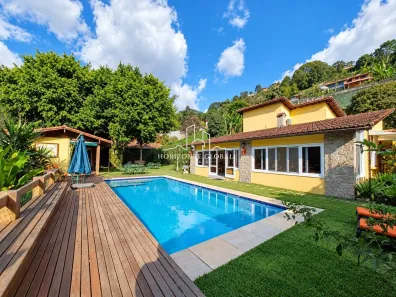 Casa com 6 Quartos à venda, 200m² no Nogueira, Petrópolis