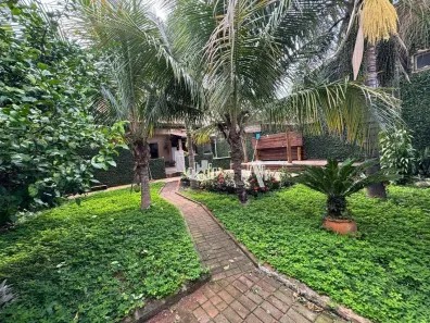 Casa com 3 Quartos à venda, 280m² no Califórnia, Londrina