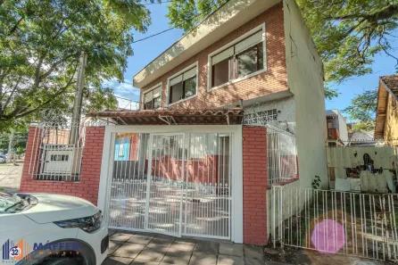 Sobrado com 10 Quartos à venda, 343m² no Passo da Areia, Porto Alegre