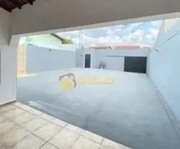 Casa com 3 Quartos à venda, 130m² no Cidade Jardim, Uberlândia