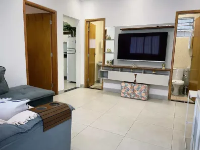 Casa com 3 Quartos para alugar, 280m² no Guilhermina, Praia Grande