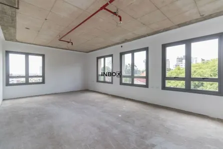 Sala Comercial para venda ou aluguel, 117m² no Auxiliadora, Porto Alegre