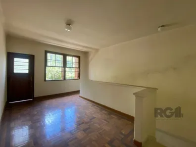 Casa com 2 Quartos para alugar, 85m² no Rio Branco, Porto Alegre