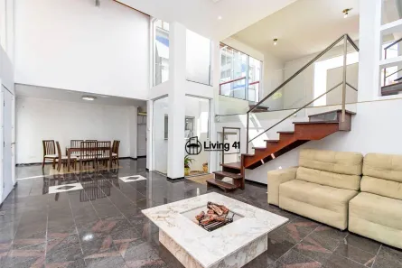 Sobrado com 4 Quartos à venda, 270m² no São Lourenço, Curitiba