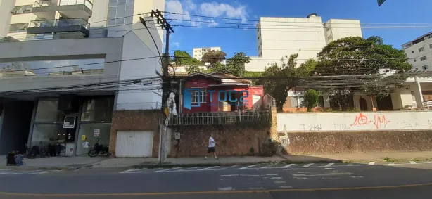 Casa com 4 Quartos para alugar, 449m² no São Mateus, Juiz de Fora