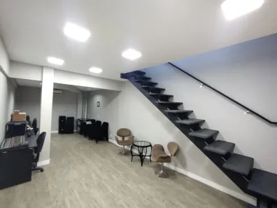 Ponto Comercial para alugar, 53m² no Coqueiros, Florianópolis