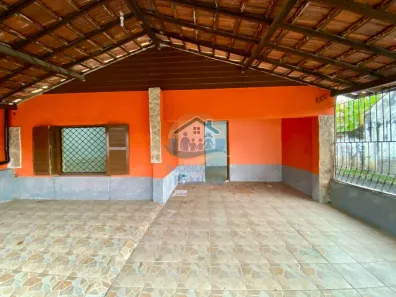 Casa com 2 Quartos para alugar, 130m² no Centro, Caraguatatuba