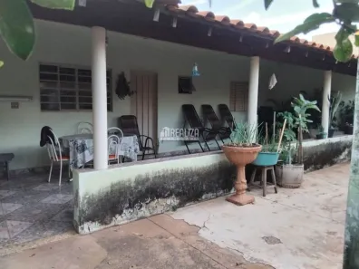 Casa com 4 Quartos à venda, 311m² no Parque São Geraldo, Uberaba