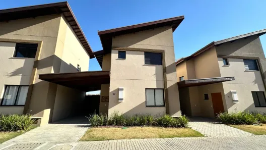 Sobrado com 3 Quartos à venda, 138m² no Parque Primavera, Poços de Caldas