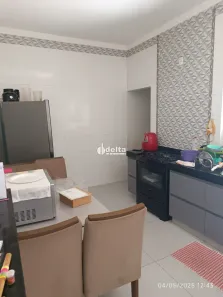 Casa com 2 Quartos à venda, 85m² no Jardim Brasília, Uberlândia