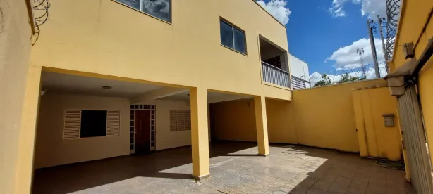 Casa com 5 Quartos à venda, 237m² no Santa Mônica, Uberlândia