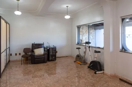 Casa com 4 Quartos para alugar, 371m² no Vila Galvão, Guarulhos