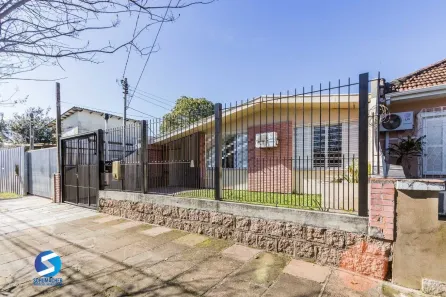 Casa com 3 Quartos à venda, 13999m² no Santa Maria Goretti, Porto Alegre
