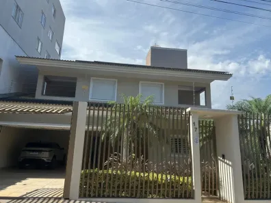 Casa com 4 Quartos para alugar, 380m² no Parque São Paulo, Cascavel
