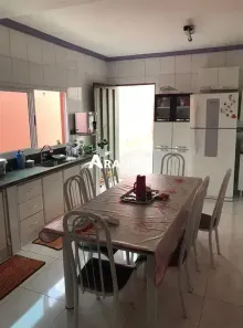 Casa com 2 Quartos à venda, 150m² no Santa Mônica, Uberlândia