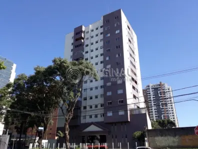 Apartamento com 2 Quartos para alugar, 73m² no Água Verde, Curitiba