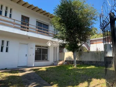 Casa com 3 Quartos para alugar, 212m² no Chácara das Pedras, Porto Alegre