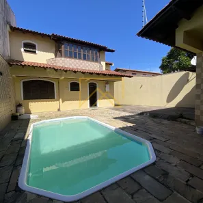 Sobrado com 4 Quartos à venda, 250m² no Vila Eunice Nova, Cachoeirinha