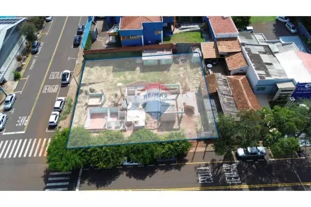 Lote/Terreno à venda, 750m² no Centro, Toledo
