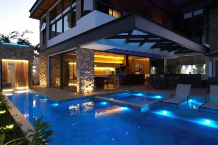 Casa de Condomínio com 5 Quartos à venda, 405m² no Holambra II, Paranapanema