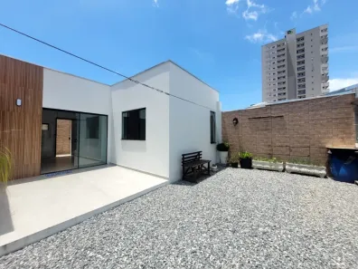 Casa com 1 Quarto para alugar, 60m² no Centro, Itajaí