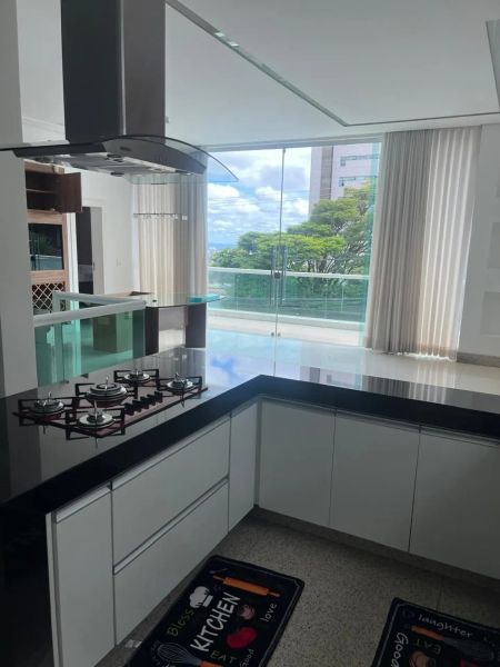 Casa com 2 quartos — Santa Lúcia, Belo Horizonte