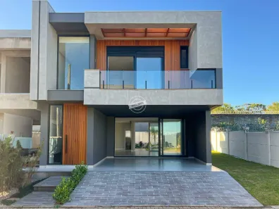 Sobrado com 3 Quartos à venda, 185m² no Central Park, Cachoeirinha