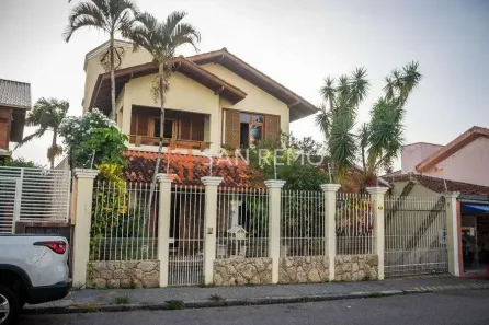 Casa com 5 Quartos para alugar, 330m² no Balneário, Florianópolis