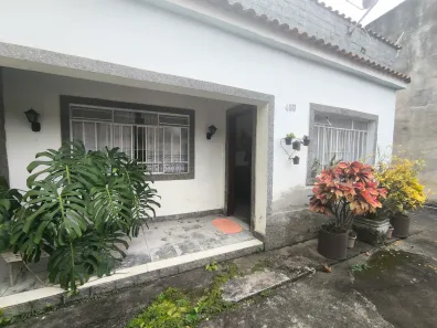Casa com 2 Quartos à venda, 62m² no São Luiz, Volta Redonda