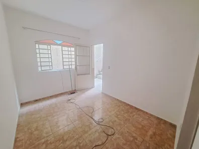 Casa com 1 Quarto para alugar, 45m² no Tirol (Barreiro), Belo Horizonte