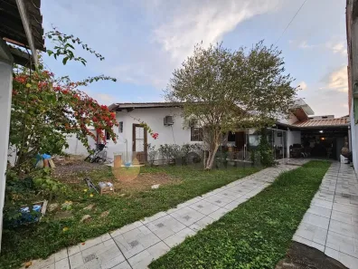 Casa com 3 Quartos à venda, 210m² no Jardim Porto Novo, Caraguatatuba