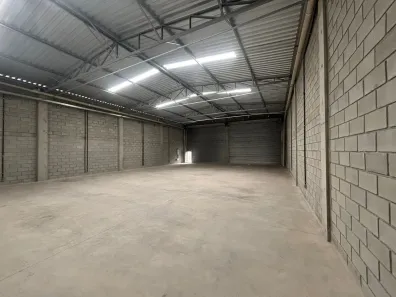 Galpão/Depósito/Armazém para alugar, 295m² no Parque Maracanã, Contagem